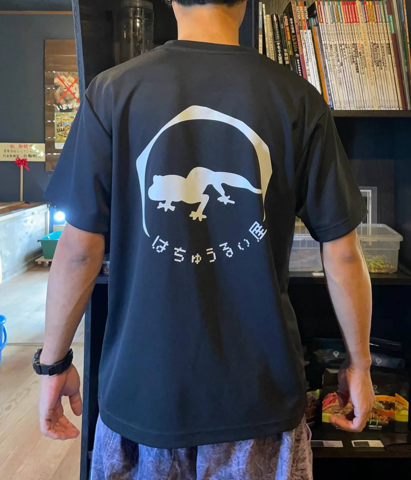 はちゅうるい屋にユニフォーム的なものができました！